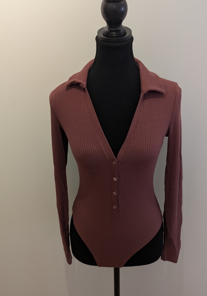 Wilfred - Ribbed Button-Up Bodysuit - Burgundy